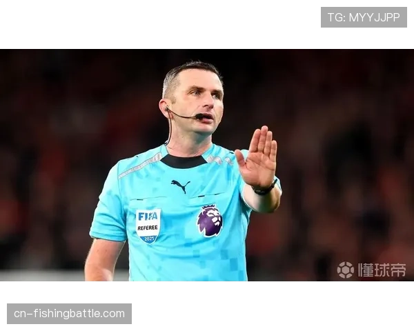 特写：英超“女裁判发展计划”首批学员亮相，将执法青年队比赛